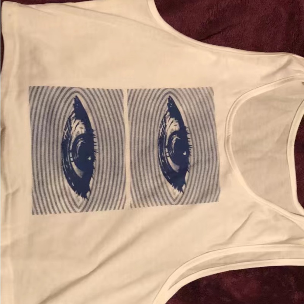 Graphic tee